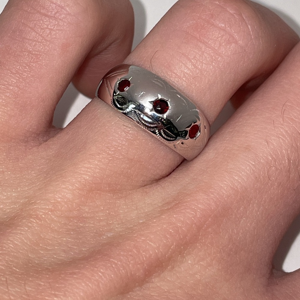 Solid 18K 750 Italy (not 14K) White Gold Red Gemstone Band Ring Vintage Antique - Picture 13 of 17